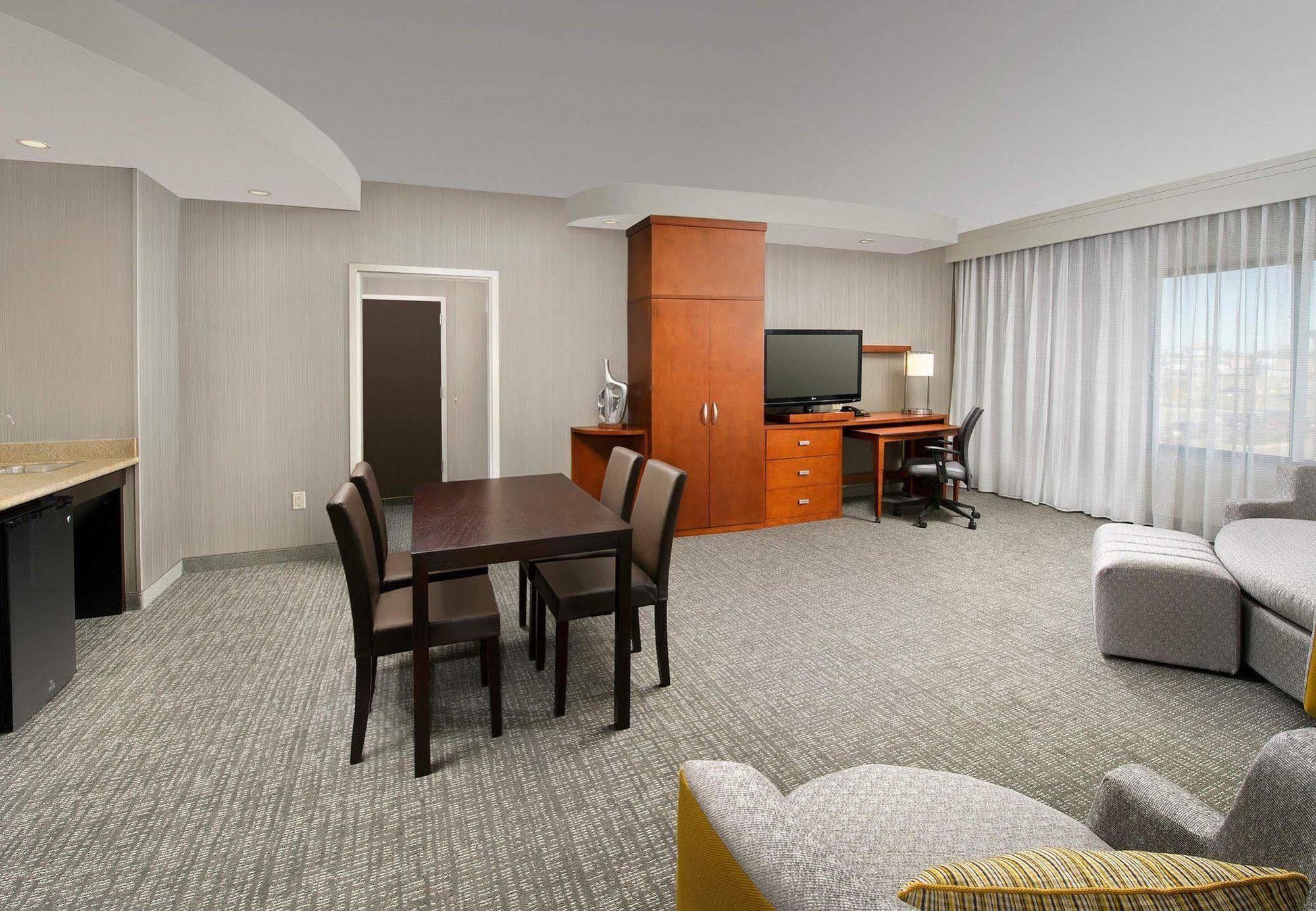 Courtyard By Marriott Wichita Falls Εξωτερικό φωτογραφία